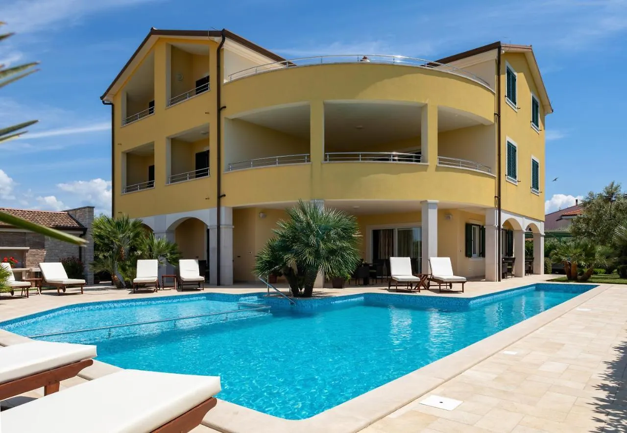 B&B Villa Oasa 2 로비니스코 셀로
